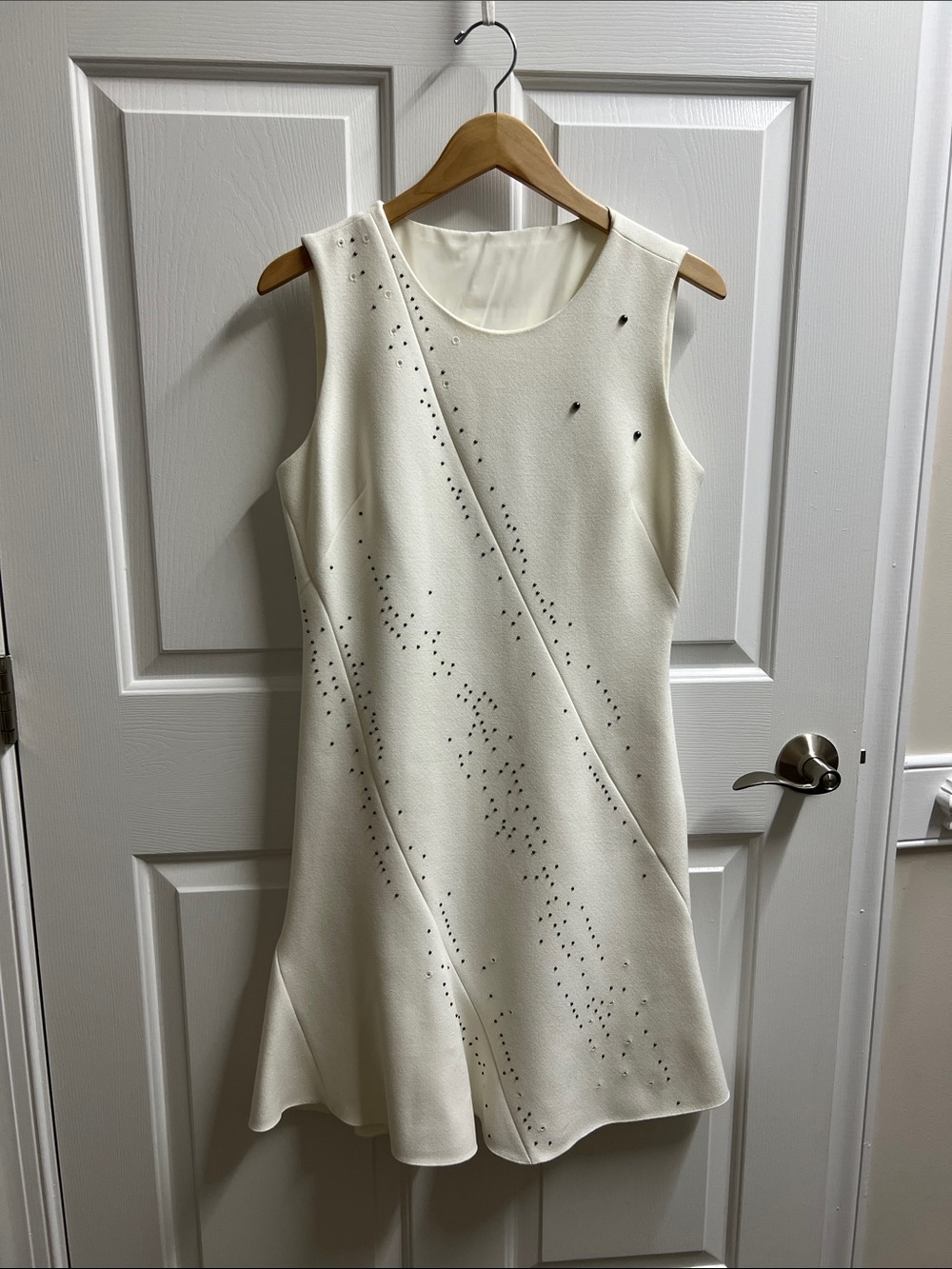 Elie Tahari Ivory off white Sleeveless Dress Scattered Embellishments sz 10